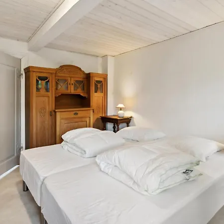 Awesome In With Kitchen Holiday home